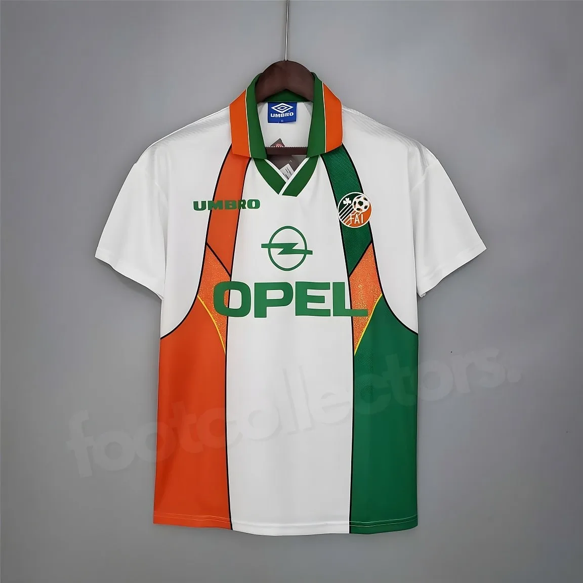 RETRO VINTAGE IRELAND AWAY JERSEY 1994-96 (1)