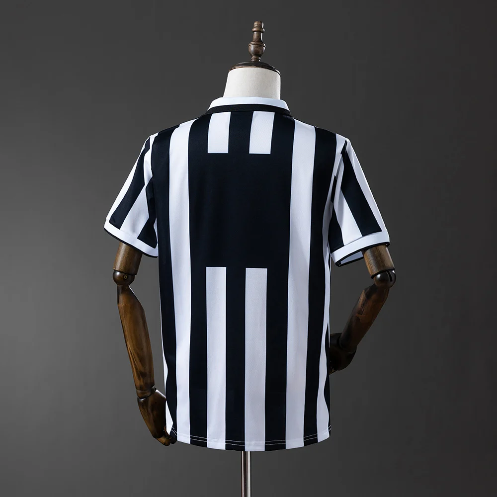 Juventus Home Shirt 1994-1995 (2)