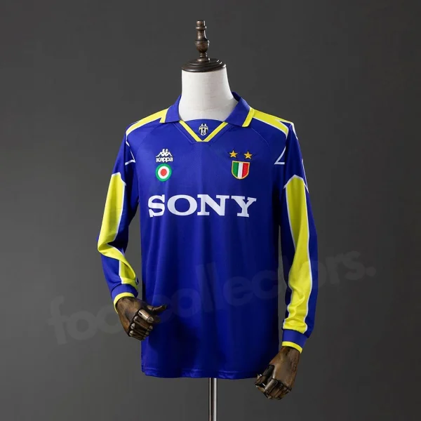 Juventus Away Jersey 1995-1996 Long Sleeve