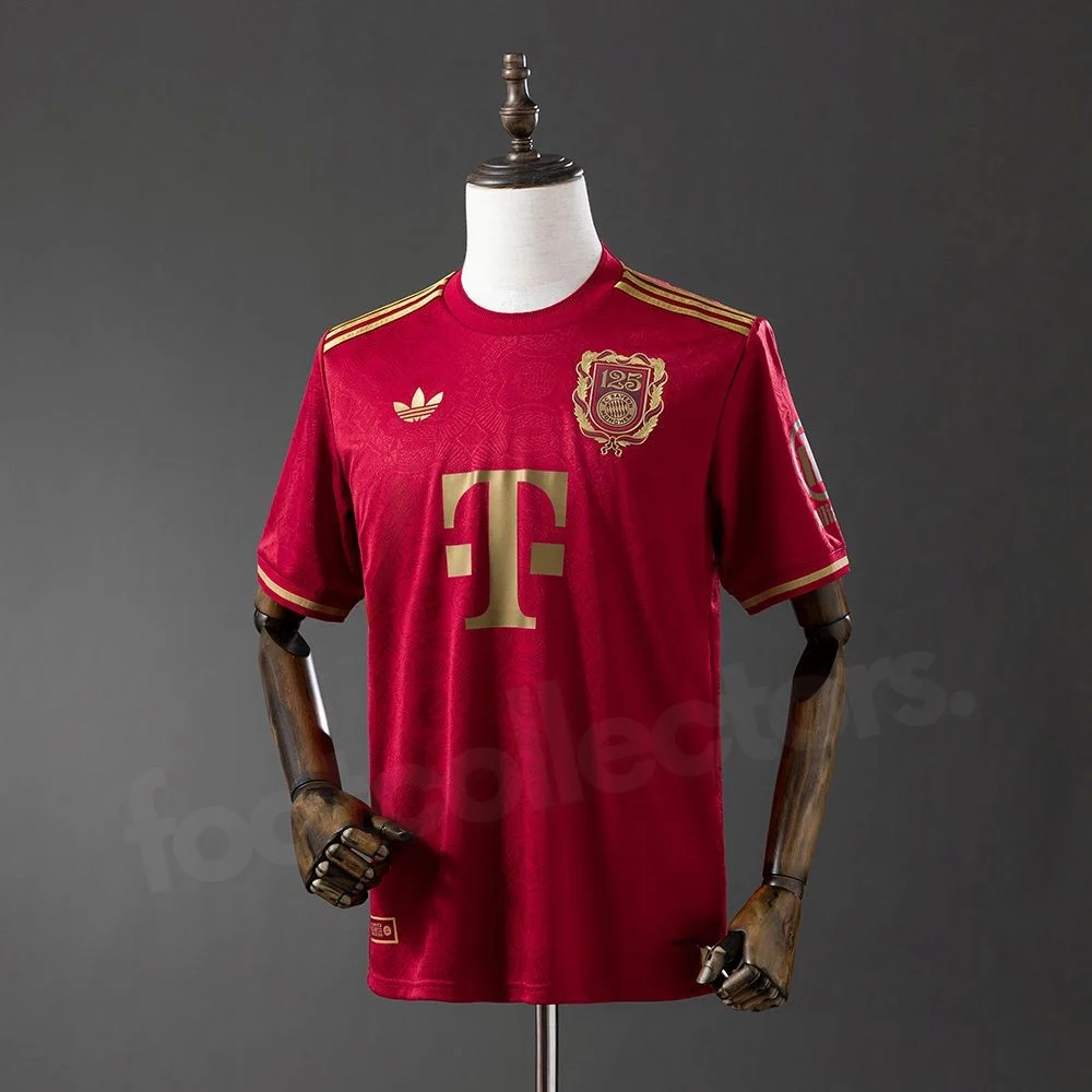 Trikot zum 125-jährigen Jubiläum des FC Bayern München (1)