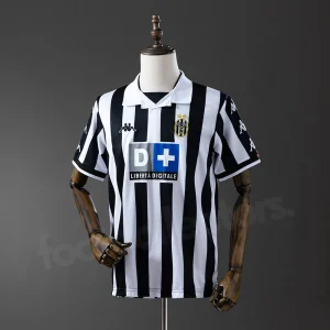 Juventus Home Shirt 1999-2000 (1)