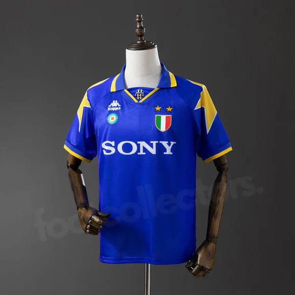 Juventus Retro Vintage Jerseys | Foot Collectors