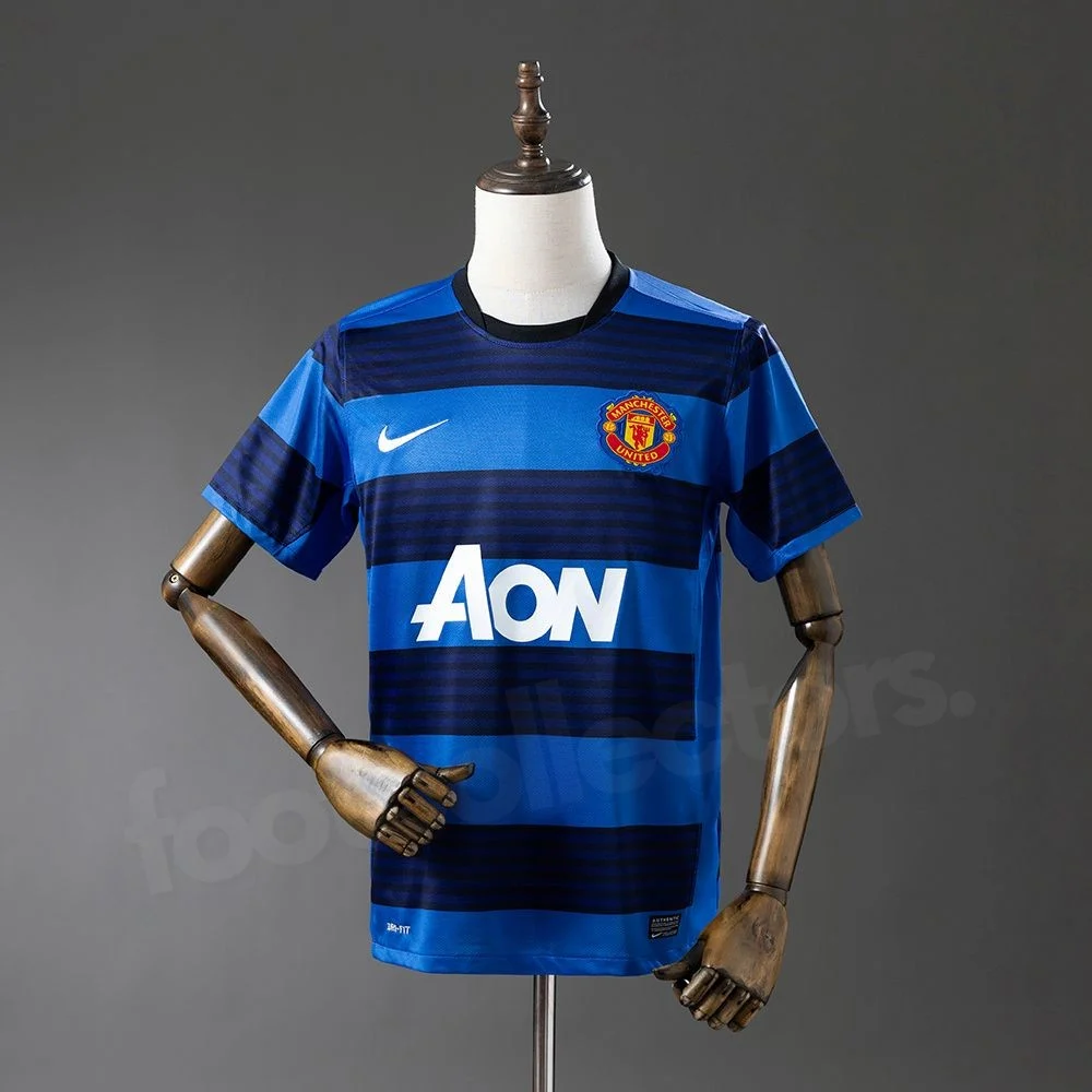 Maillot Manchester United Extérieur 2011-2012 (1)