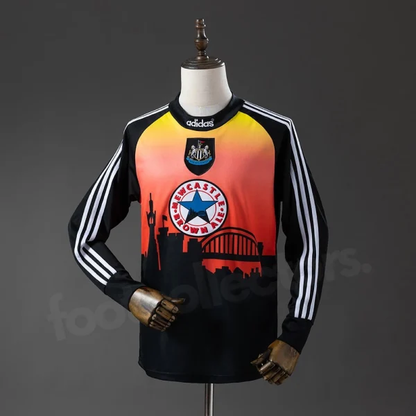 Newcastle Goalkeeper Shirt 1996-1997 Long Sleeve
