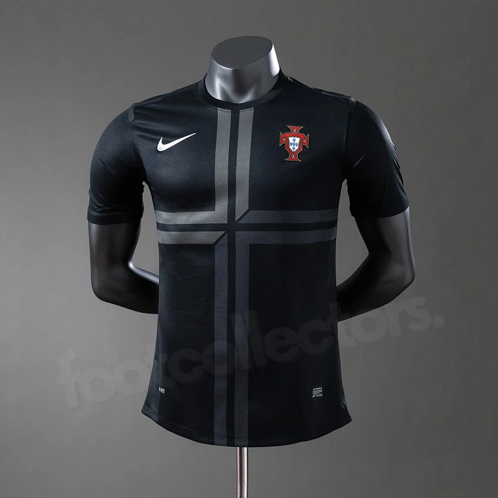 Camiseta de visitante de Portugal 2013 (1)