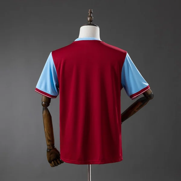 Maglia casalinga dell'Aston Villa 2009-2010