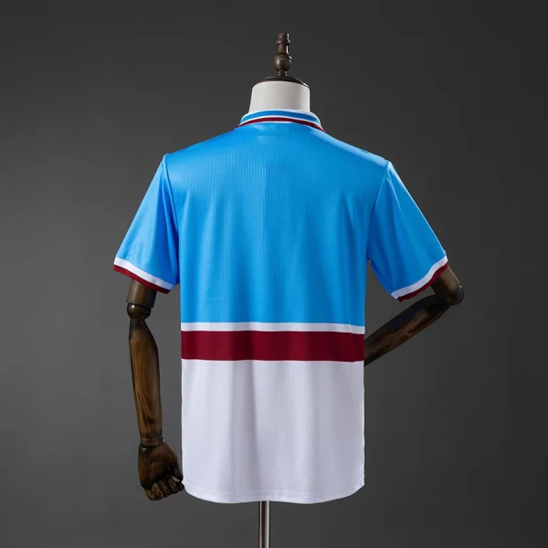 Maglia da trasferta dell'Aston Villa 1997-1998